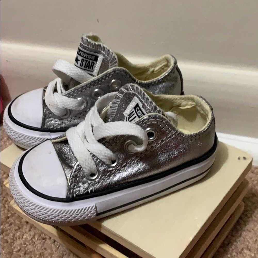 Silver converse size 4c